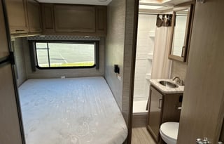 "UNLIMITED MILES* 2022 Coleman | SLEEPS 6 | 23'