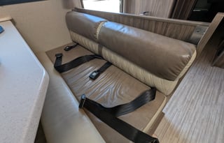 Family Getaway Ready – 2018 Jayco Greyhawk for 8