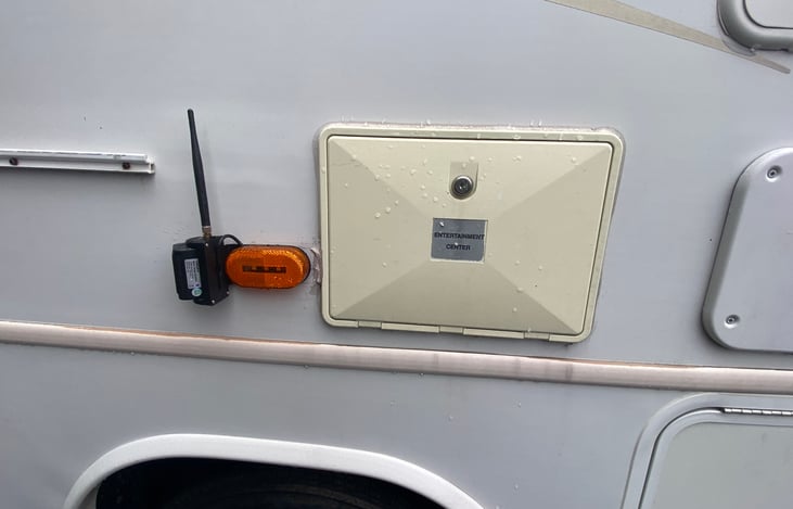 Exterior Radio with speakers and CD player