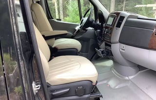 2017 Merecedes Midwest Automotive MD4 Weekender