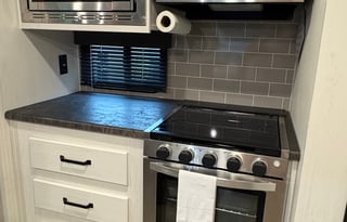 Bluegrass Basecamp- 2 bed 2 bath bunkhouse