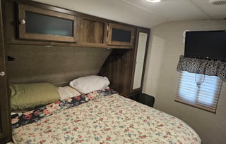Family & Pet-Friendly Bunkhouse | Delivery Only