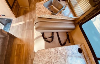 Arie's 2019 Thor Four Winds 29 foot C class