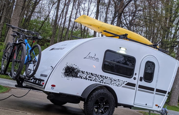 The Luna Rover is adventure ready. Bring your bikes and kayaks and make it an unforgettable adventure!