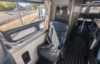 SPACIOUS 2015 Airstream