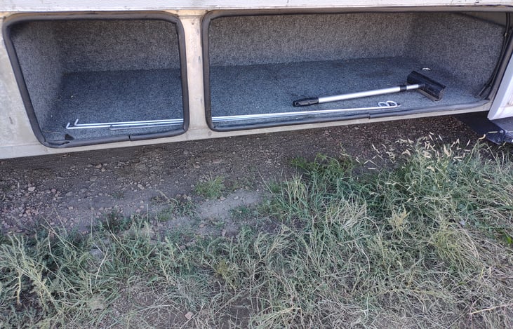 Insulated storage basement compartments (4)