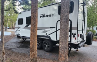 2025 ready- Winnebago - Fits 6, Tows Easy!