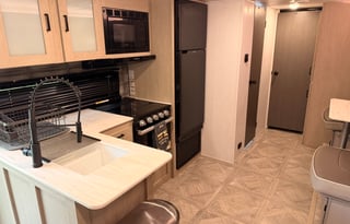 Dream Camper! Private King Master & Priv Bunkhouse