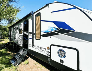 Forest River RV Cherokee Alpha Wolf 26DBH-L