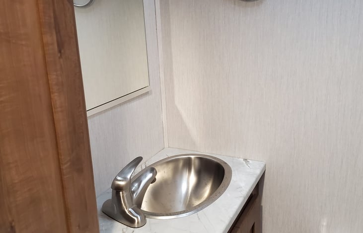 Bathroom sink