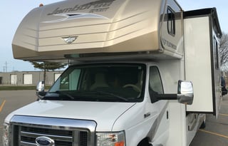 2014 Fleetwood RV Jamboree Sport 31M- LOW Miles