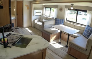 All-Inclusive Experience - 34' 2022 Avenger 27DBS