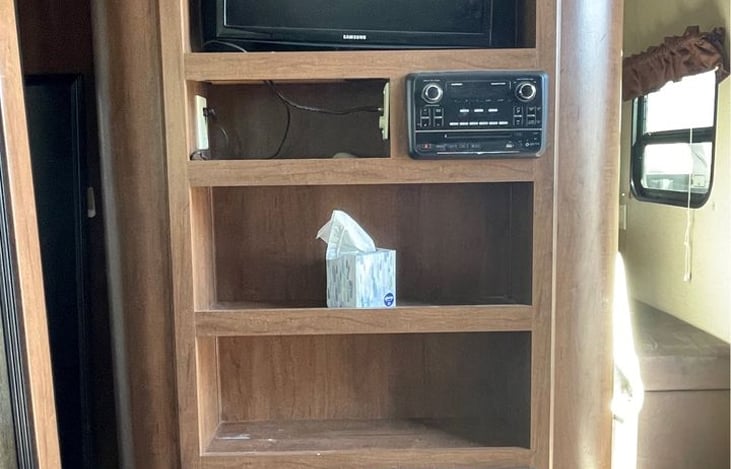 Living room tv/radio