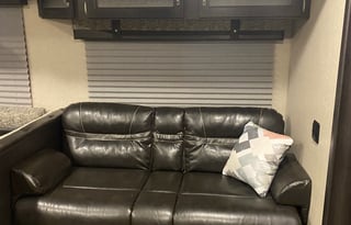 2019 Puma 2 Queen Bedrooms/Sleeps 8