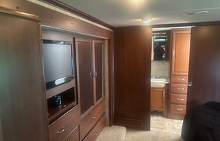 2013 Fleetwood RV Bounder Classic 36H