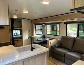 Cruiser Radiance Ultra Lite 27DD