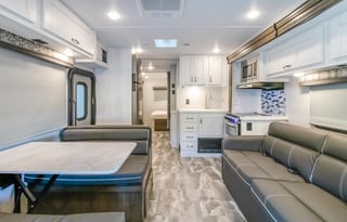 2024 Gulfstream 32ft W/ BUNKS