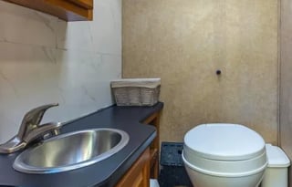 (#1) Las Vegas RV Rental–Sleeps 6, Pet & Festival