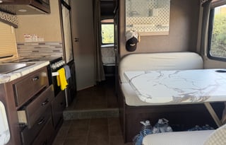 2019 Thor Chateau 22B • Low Miles • Dual Cameras