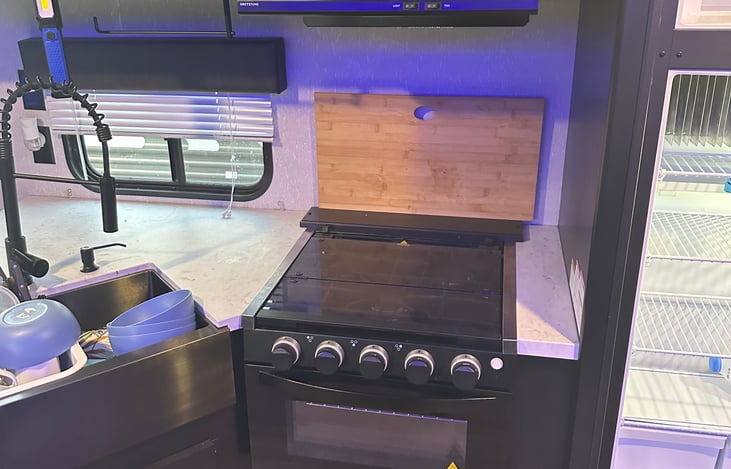 Kitchen Basin Sink, Stove, Oven and Microwave!