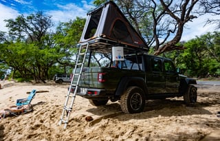2023 Jeep Gladiator Rubicon W/RoogNest Camper Top