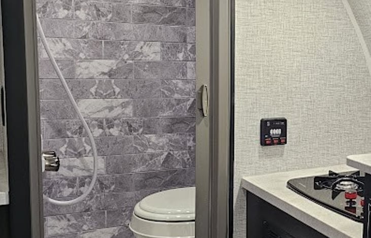 Wet bath with shower