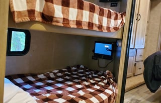 2016 Coachmen RV Freelander 32BH Ford 450