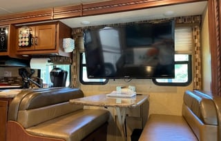 2017 Thor Motor Coach Chateau 29G HAL1830