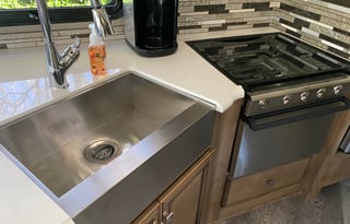 Amazing Couples Getaway w/Washer & Dryer