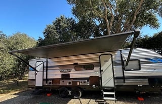 Sleeps 10! 2022 Forest River.