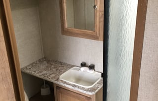 Couples Getaway,  2019 Vista cruiser 19CSK