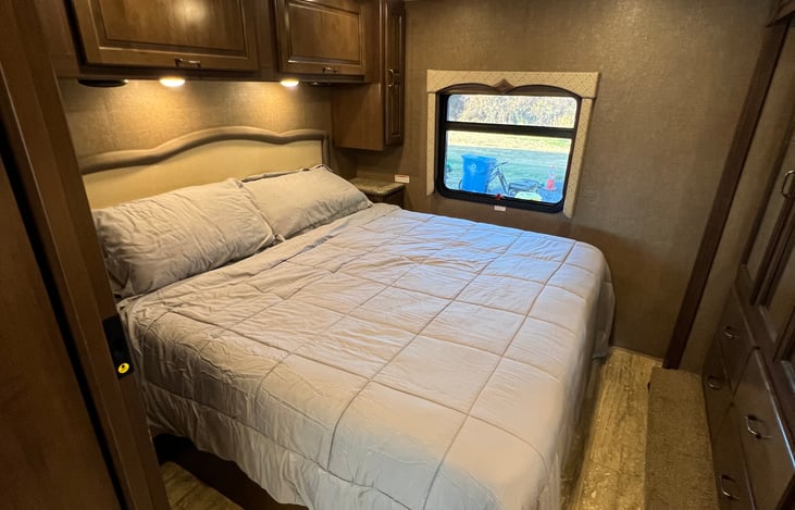 King size master bedroom