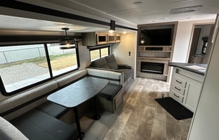 2 BEDROOMS!! 2 Queen Beds!! 2024 Palomino Puma