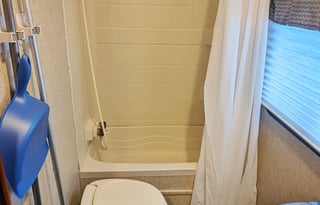 Sequoia: Family Camper with bunk bed - Sleeps 6!