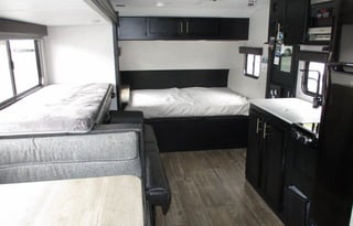 2021 23' Wolf Pup 18TO with slide-out