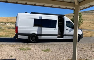2022 Mercedes-Benz Sprinter 2500 V6 (off grid)