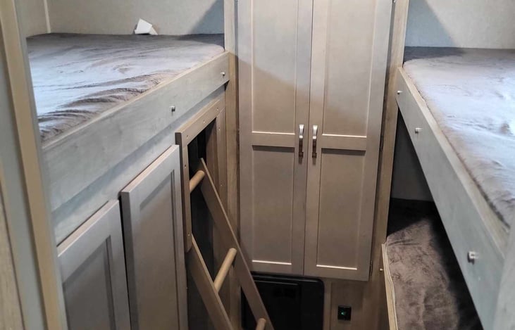 Bunkhouse with 3 bunks