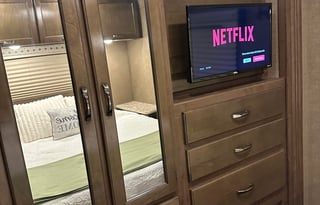 *NEW*2018 Thor "Wendy" RV - Sleeps up to 10 guests