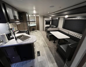 Prime Time RV Avenger 27DBS