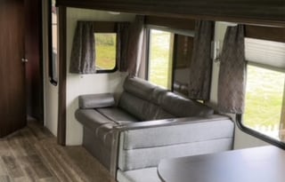 2019 Forest River Cherokee 274VFK Sleeps 6!