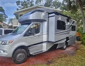 Tiffin Motorhomes Wayfarer 24 TW