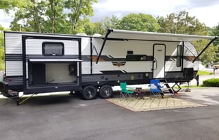 DELIVERY ONLY!! 2021 Forest River Wildwood 31KQBTS
