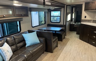 2019 Shadow Cruiser 30'