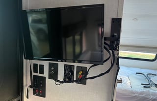 Pet & Kid Friendly 2022 R Pod 171