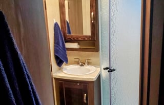 Clean & stocked! 2018 Keystone RV Outback 335CG