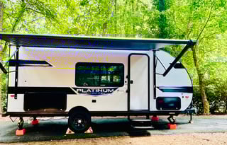 BEE HAPPY GLAMPER 22 Forest River  Salem FSX179DBK