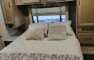 2017 Coachmen RV Freelander 27QB Chevy 4500
