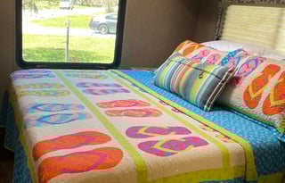 2 Red Girlz RV- 32' sleeps 7- Dog friendly