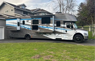 2023 Tiffin Motorhomes Allegro Bay 38 AB