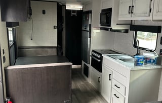 "Lil Pal"  Family and pet friendly travel trailer